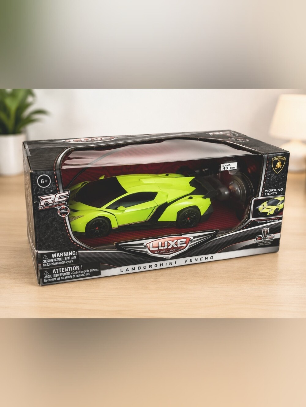Luxe Lamborghini Veneno RC Car - Bright Green & Black - New In Box